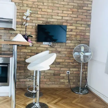 Dream In The Walking Street *